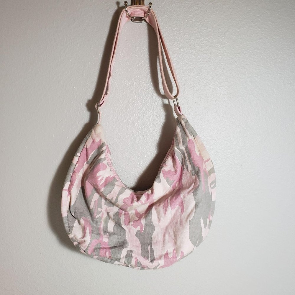 Billabong pink camo hobo crossbody